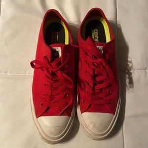Women’s Red Converse with Lunarlon  9.5 -EUC